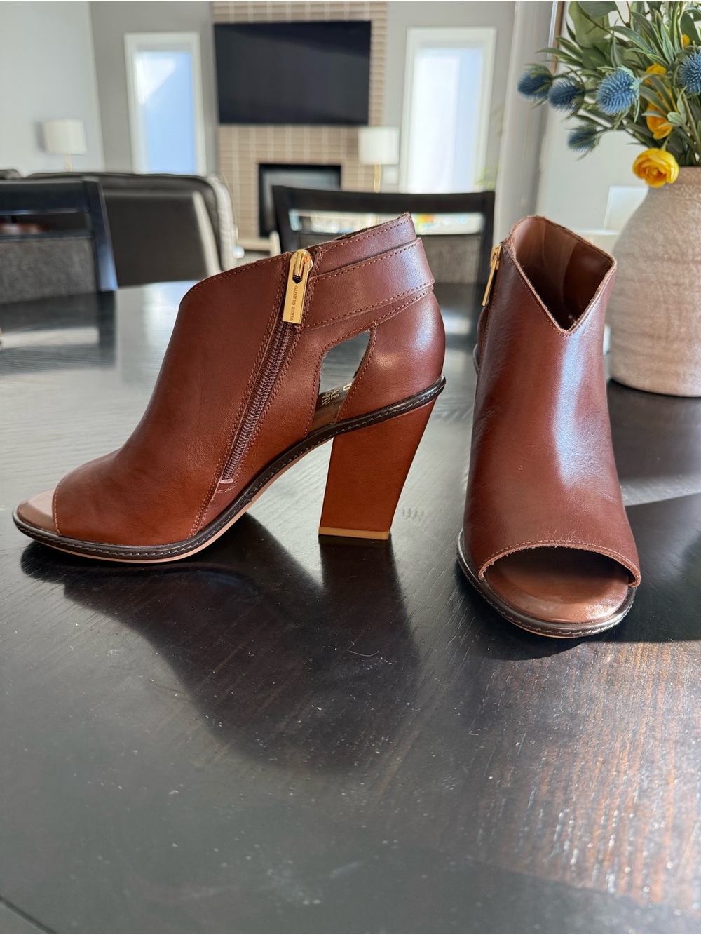 Vince Camuto KINA Cognac Leather Peep Toe Booties Heels Size 8M